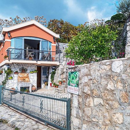 Apartmani Kamena Ruza Budva Exteriör bild