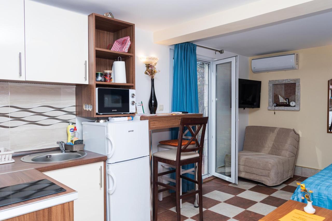 Apartmani Kamena Ruza Budva Exteriör bild